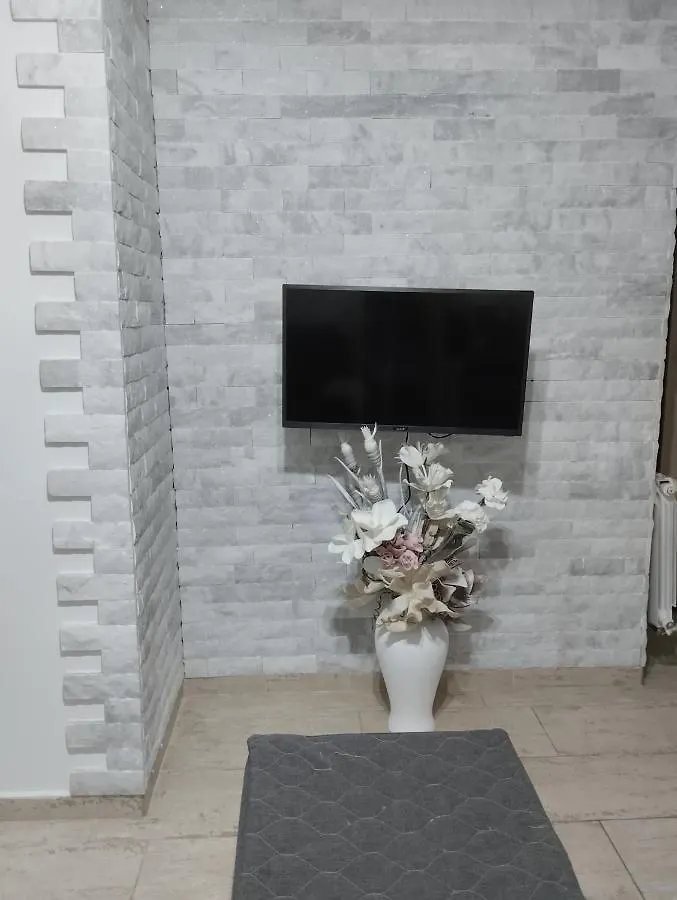 Lovley Apartament Near Train Station Θεσσαλονίκη