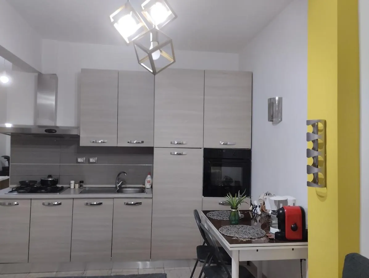 Διαμέρισμα Lovley Apartament Near Train Station Θεσσαλονίκη