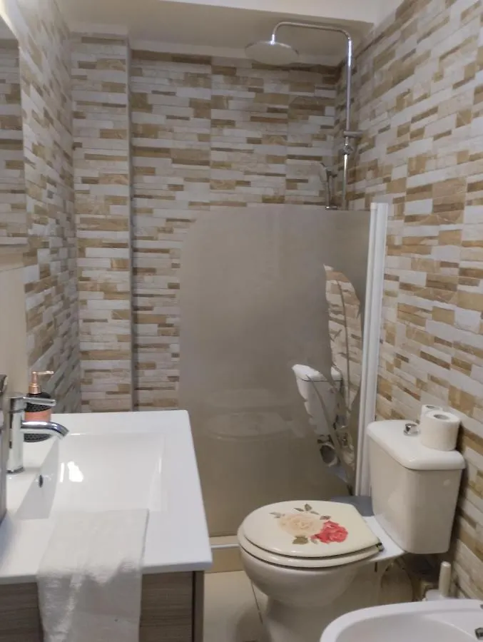 Lovley Apartament Near Train Station Θεσσαλονίκη